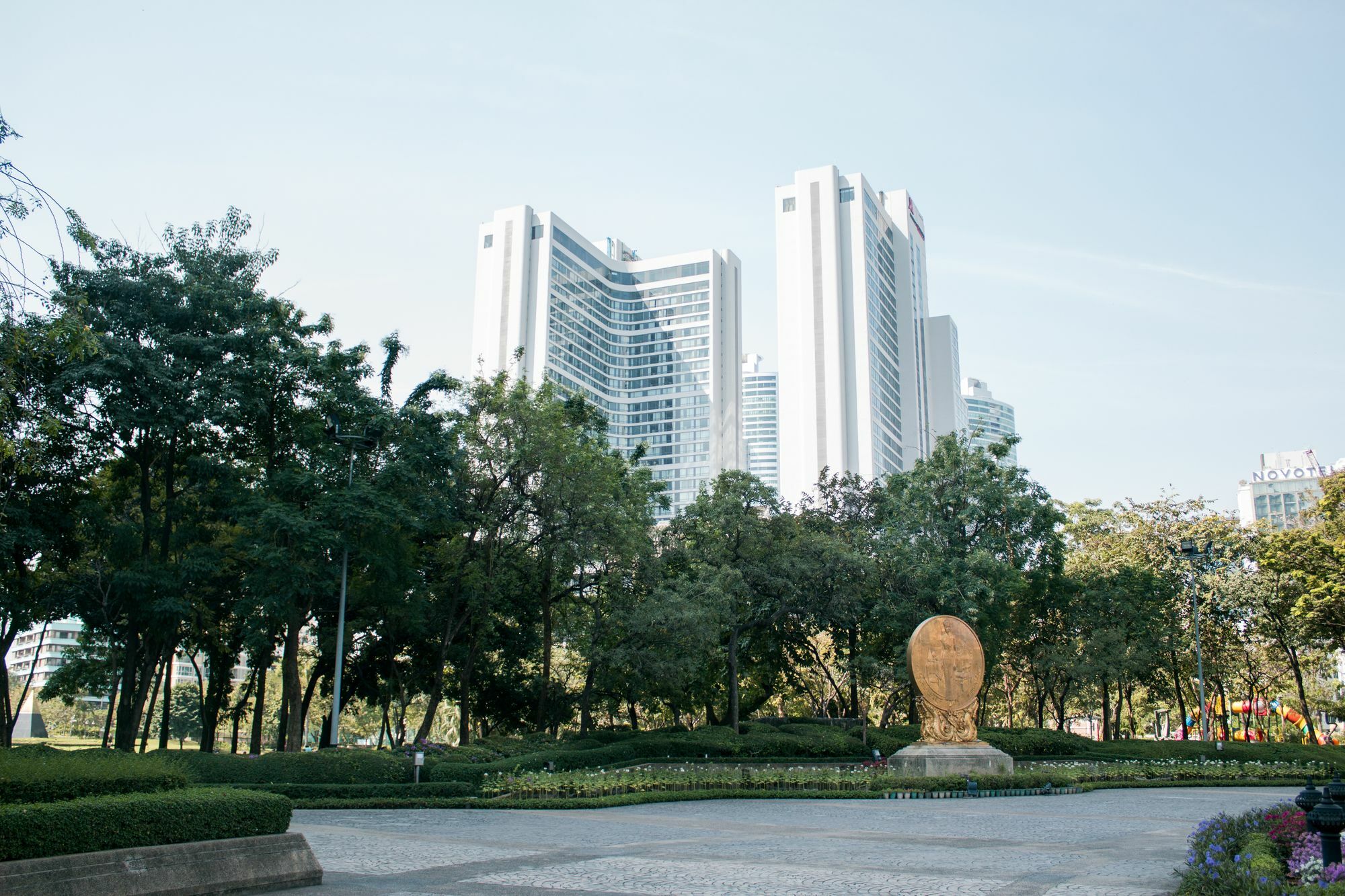 Weeping Willow Sukhumvit 26 Бангкок Экстерьер фото